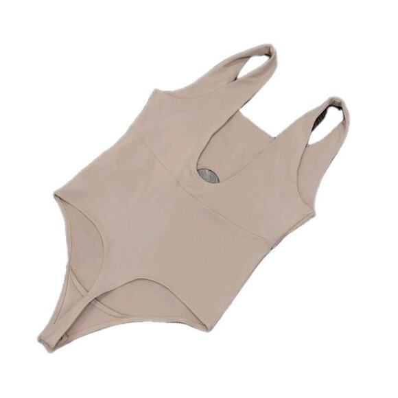Abercrombie & Fitch Body Soft A&F Seamless Bodysuit Women's Large Beige Cut out‎ - Picture 6 of 8